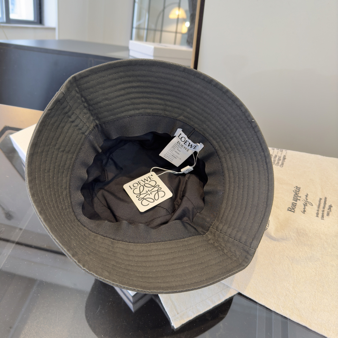 Loewe hat