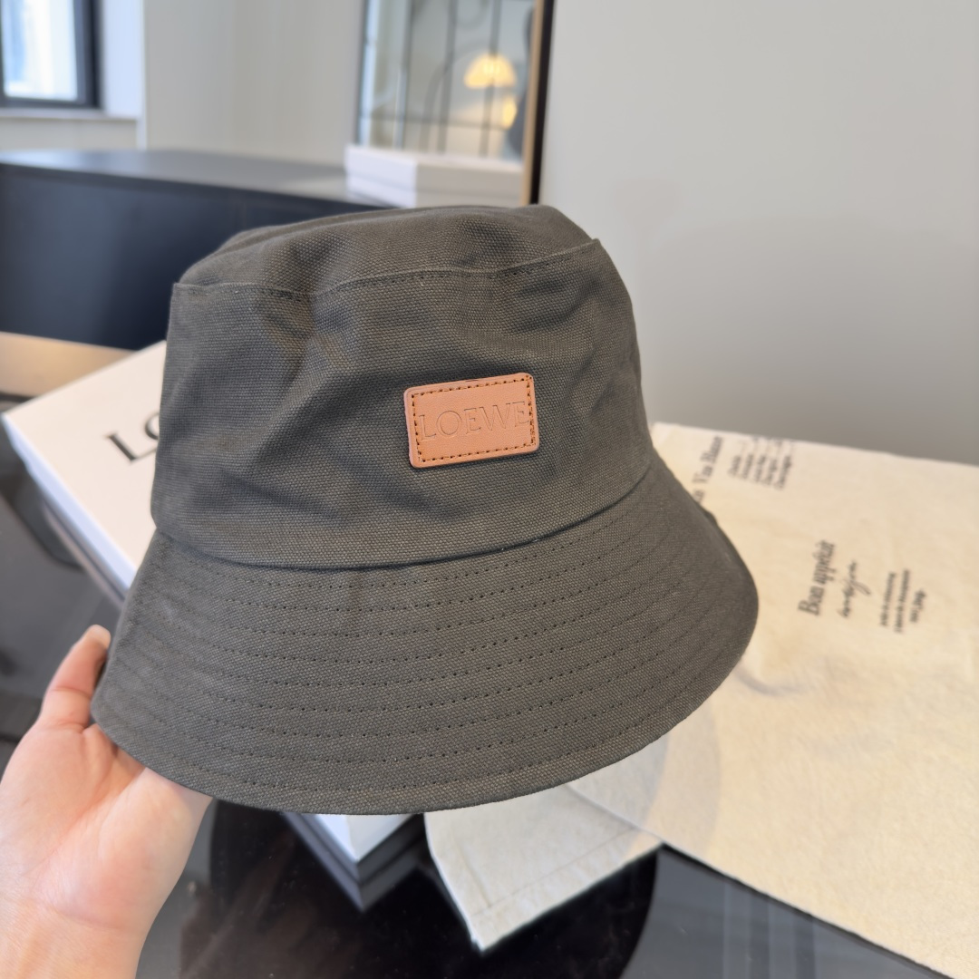 Loewe hat