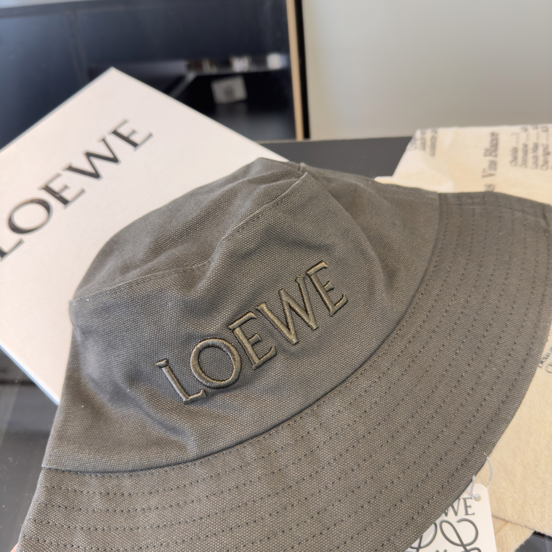 Loewe hat