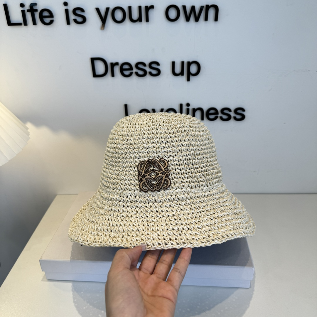Loewe hat