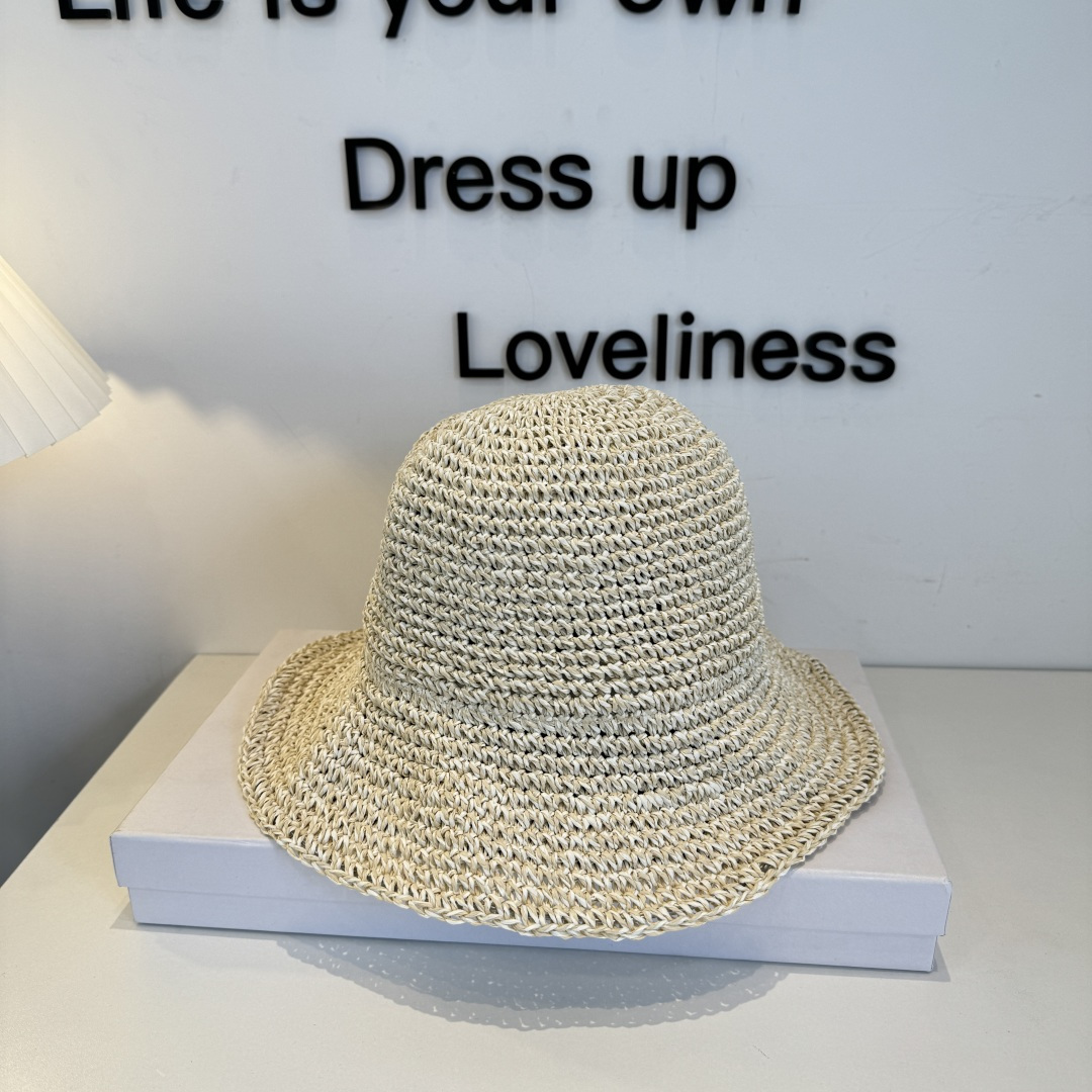 Loewe hat