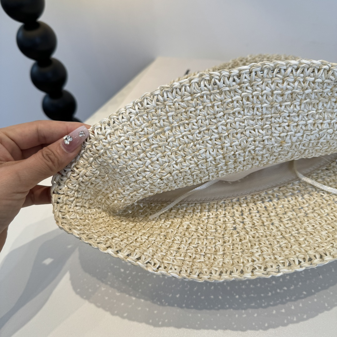 Loewe hat
