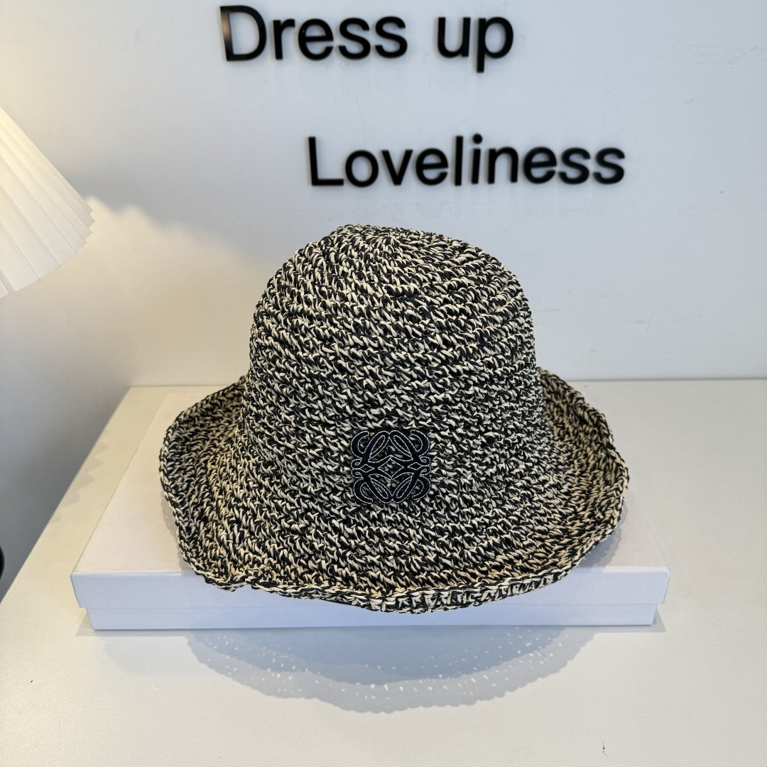 Loewe hat