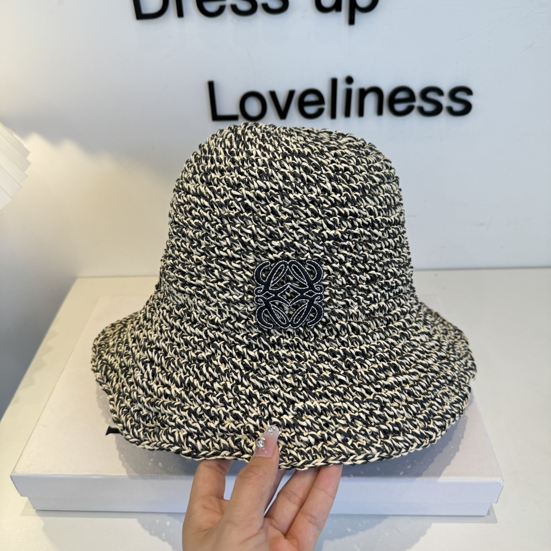 Loewe hat