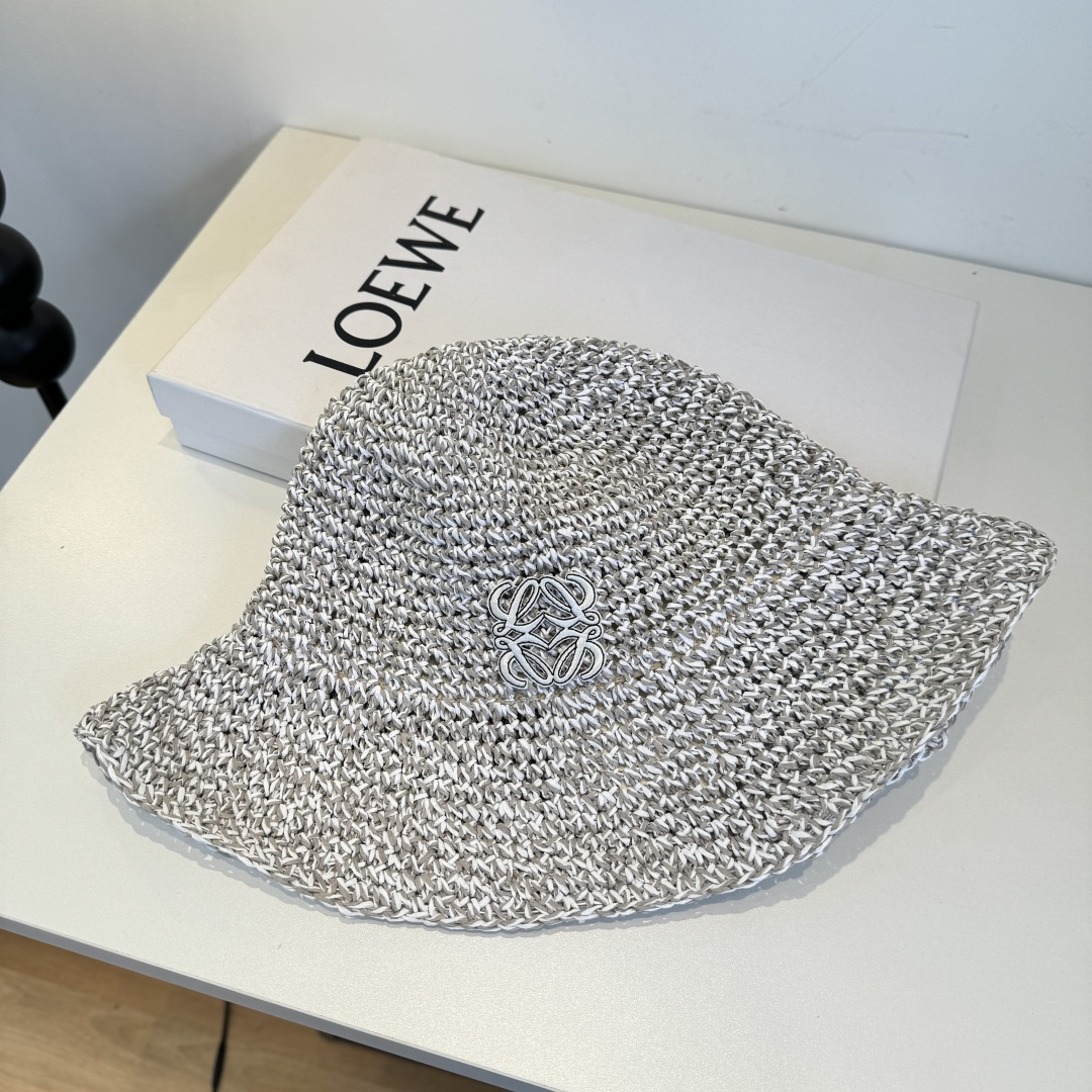 Loewe hat