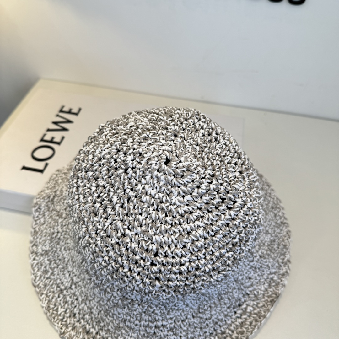 Loewe hat