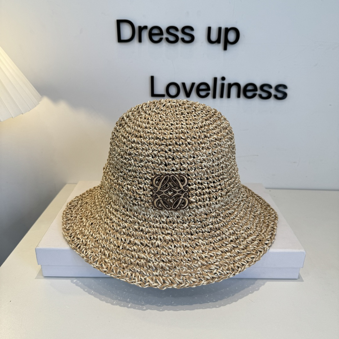 Loewe hat