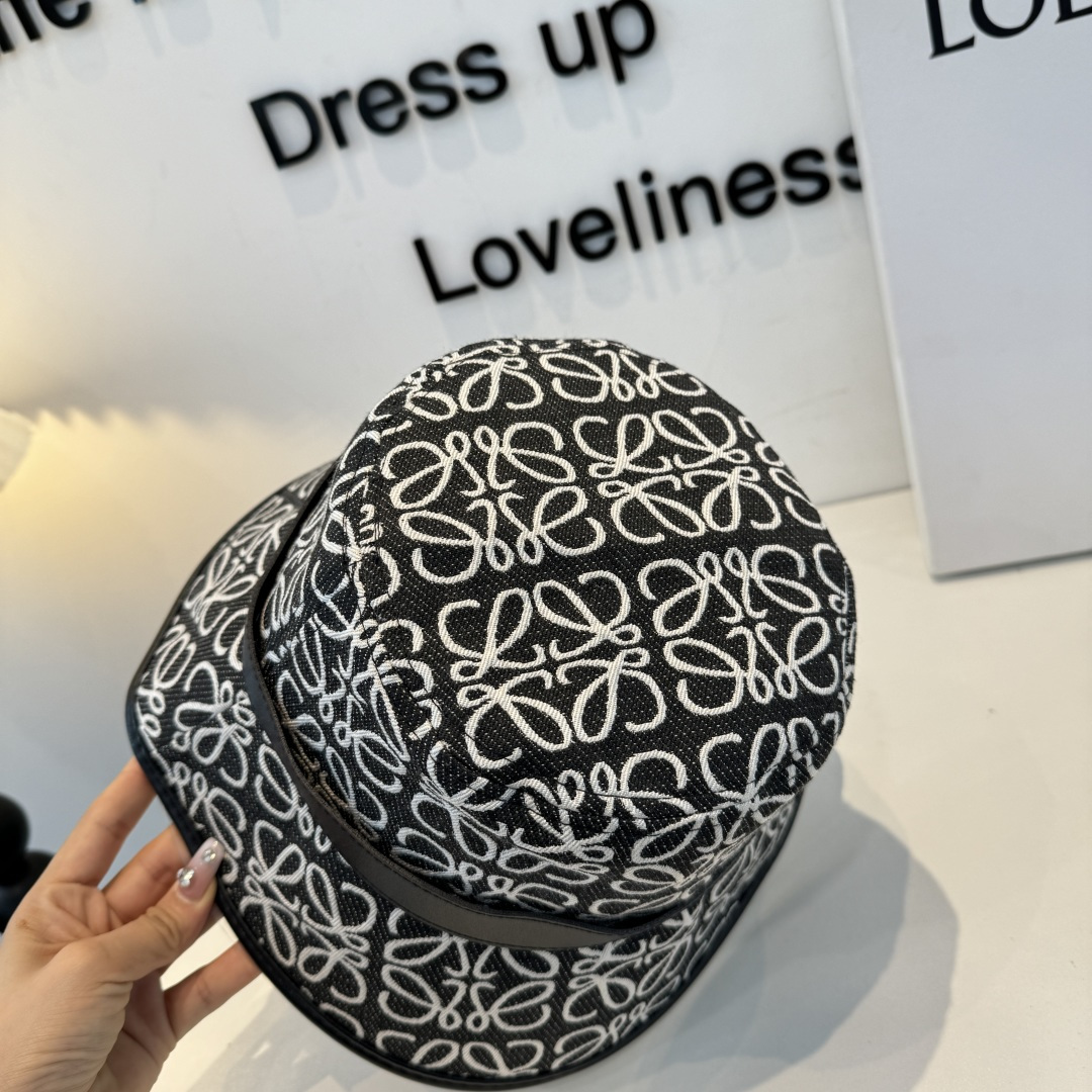 Loewe hat