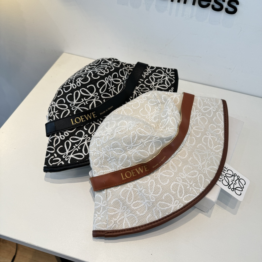 Loewe hat