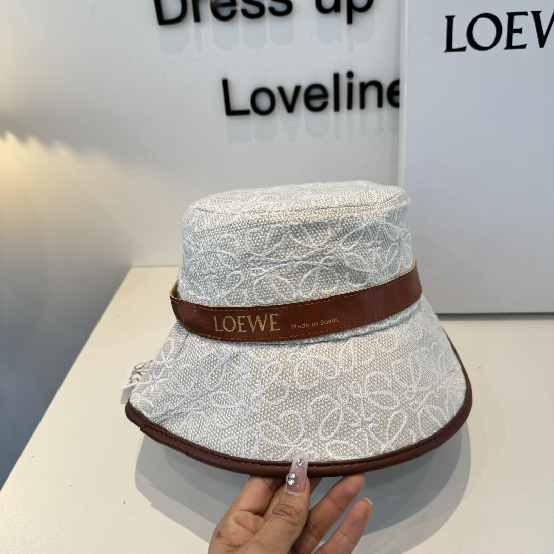 Loewe hat