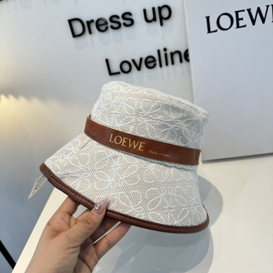 Loewe hat