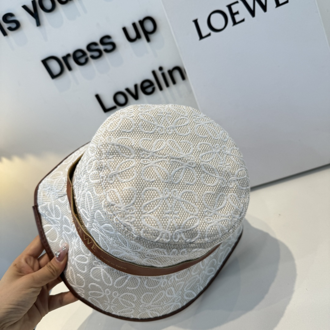 Loewe hat