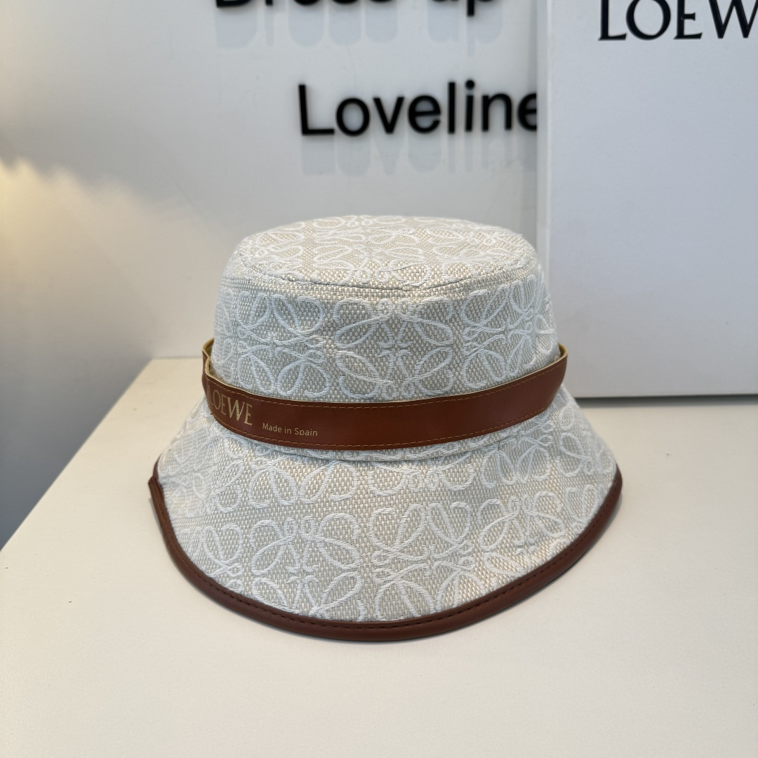 Loewe hat