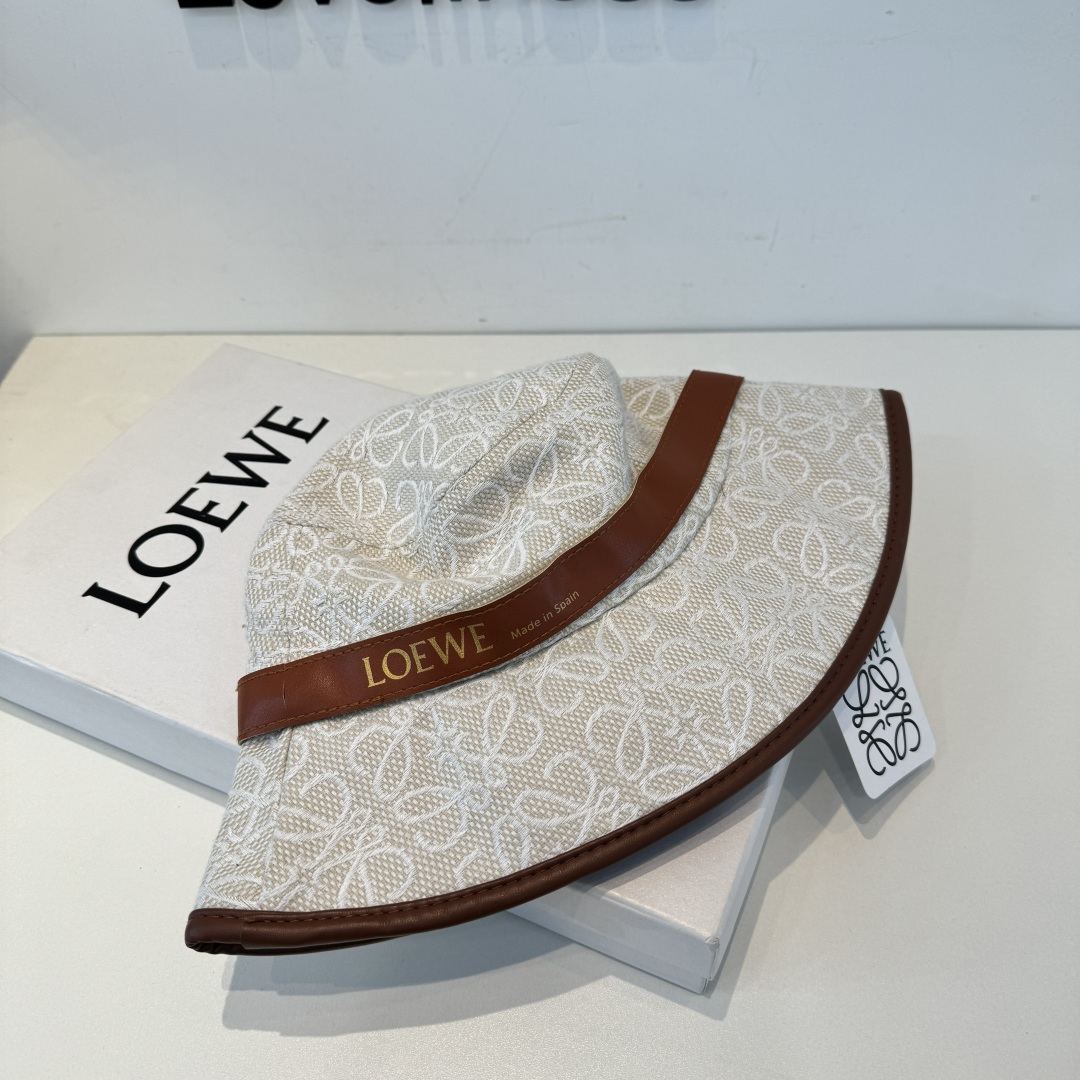 Loewe hat
