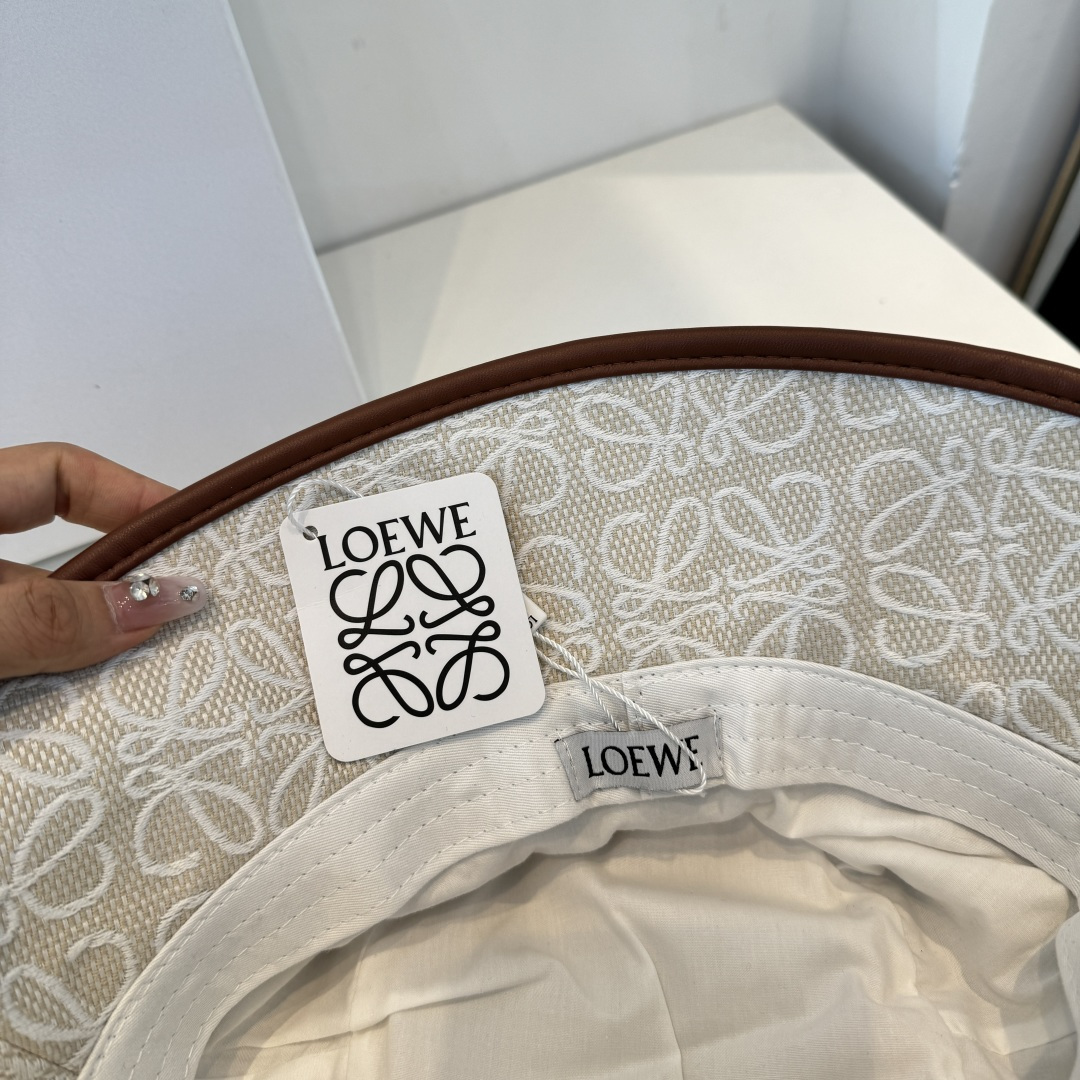 Loewe hat