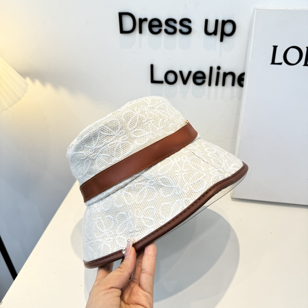 Loewe hat