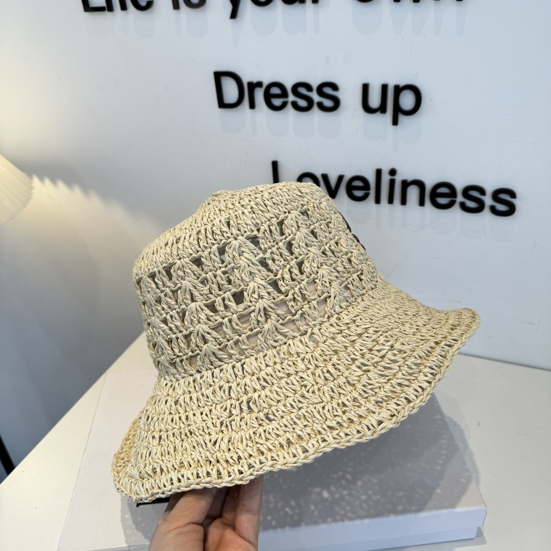 Loewe hat