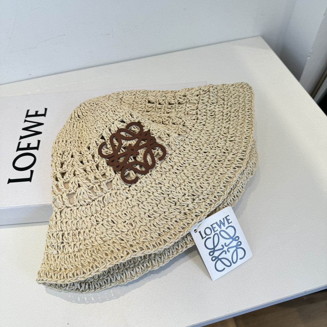 Loewe hat