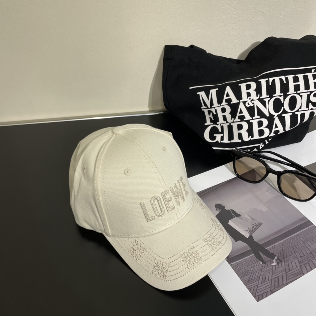 Loewe hat