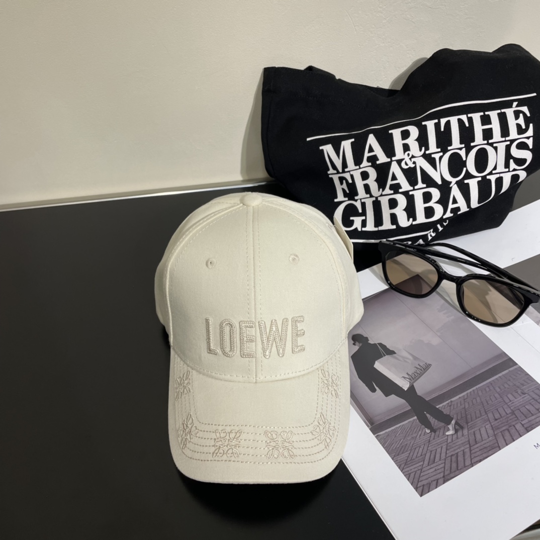 Loewe hat