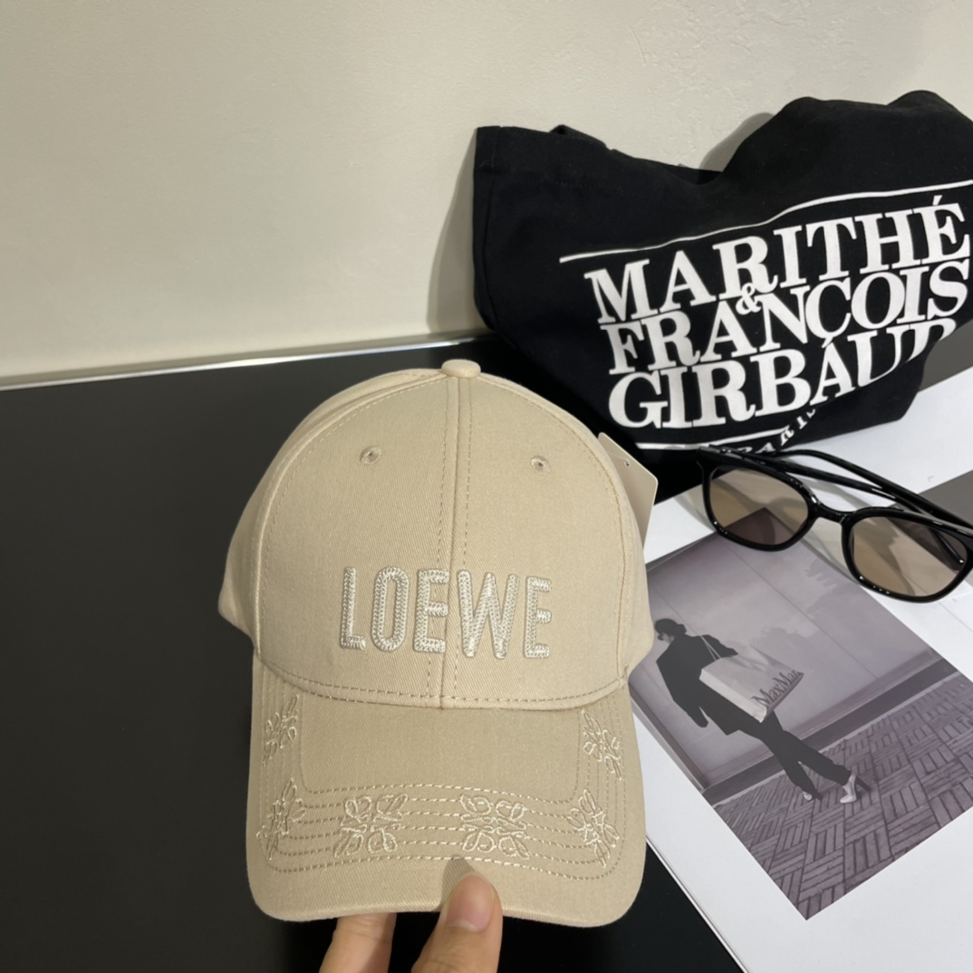 Loewe hat