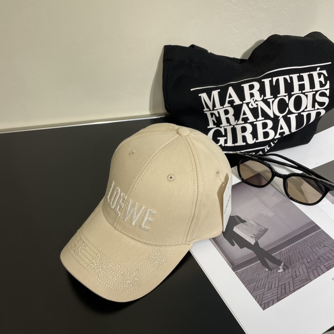 Loewe hat