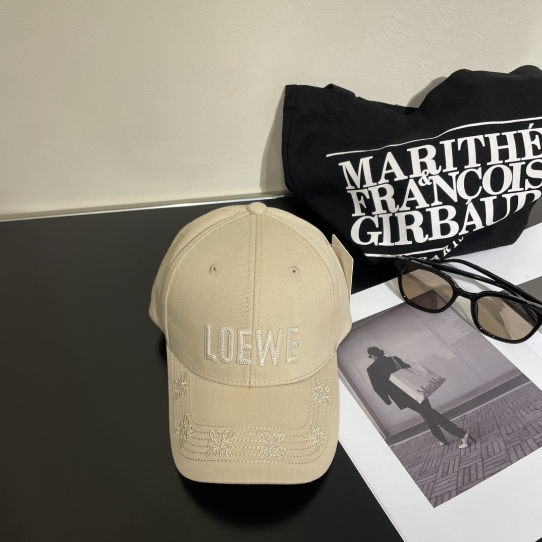 Loewe hat