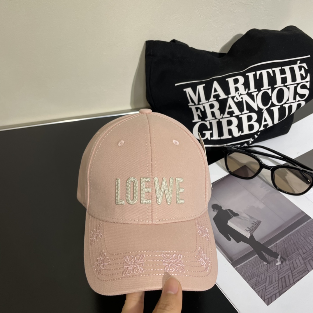 Loewe hat