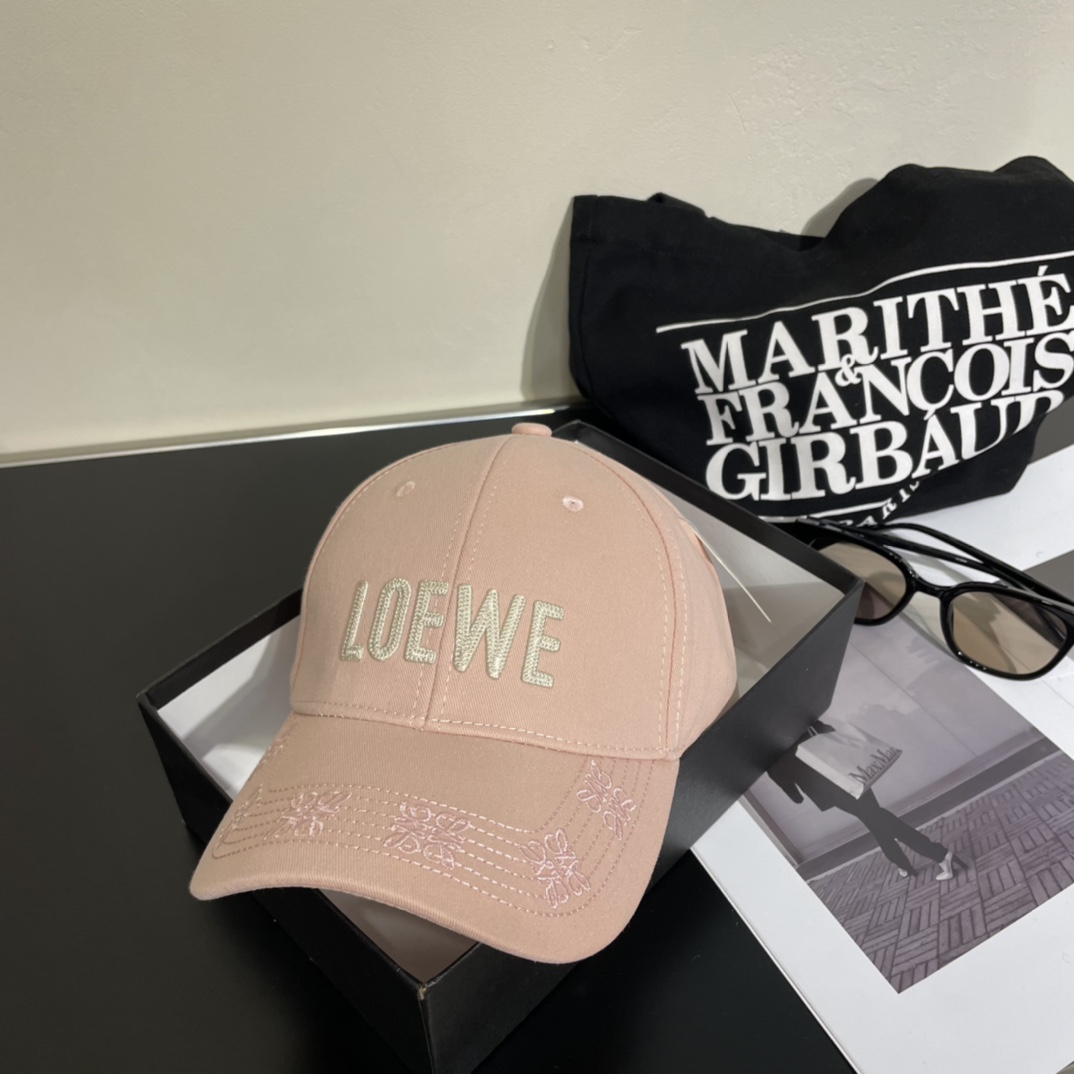 Loewe hat