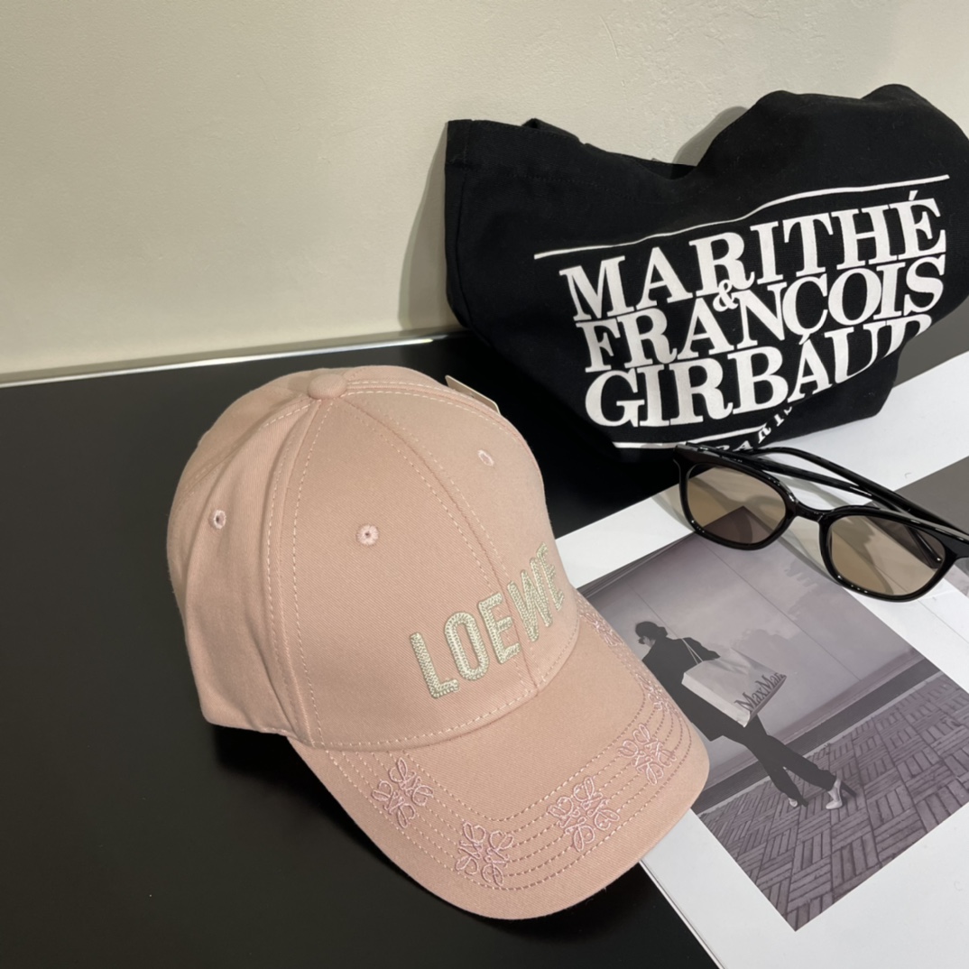 Loewe hat
