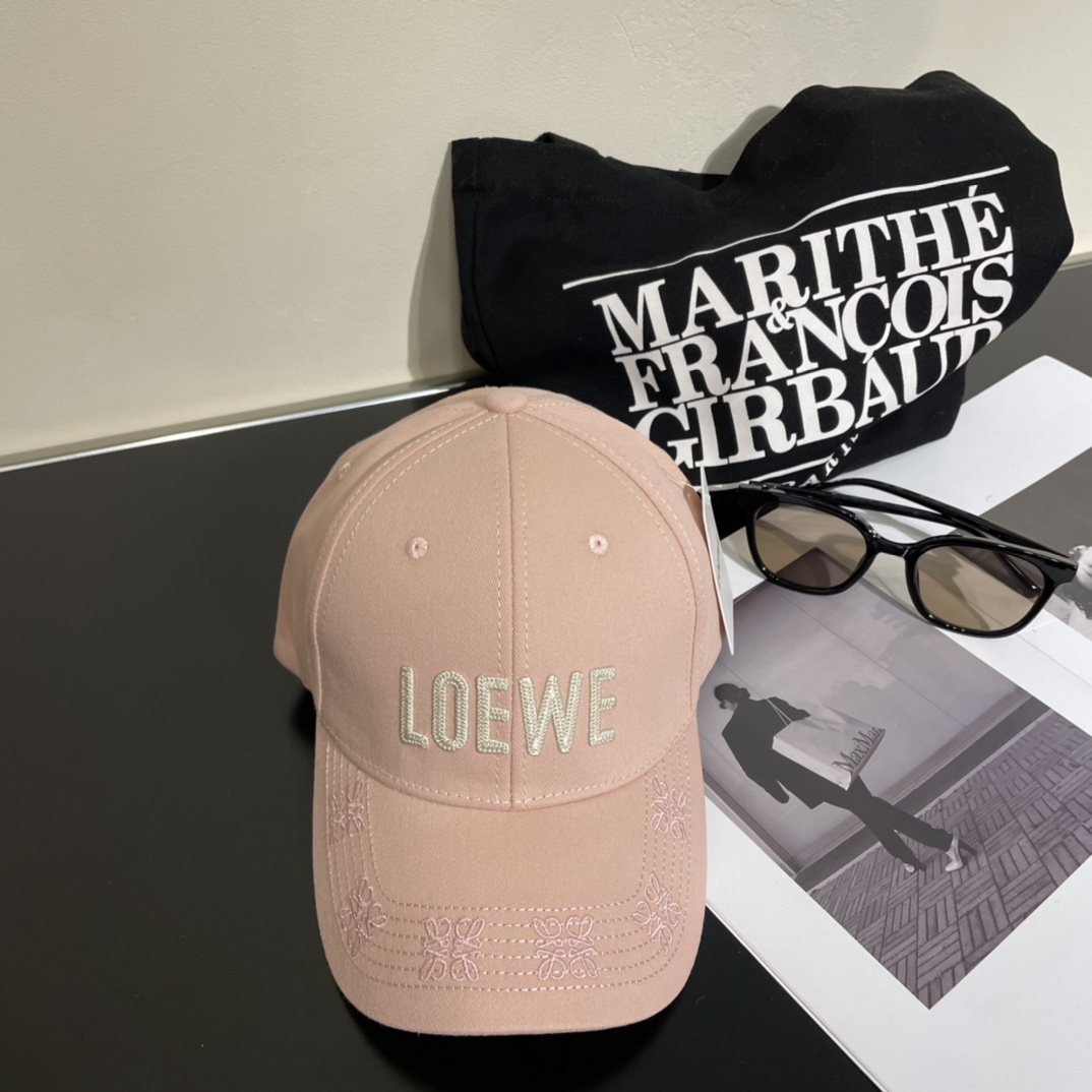 Loewe hat