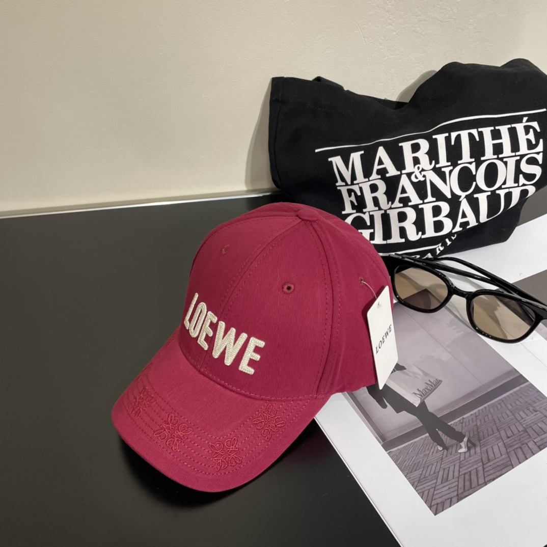Loewe hat