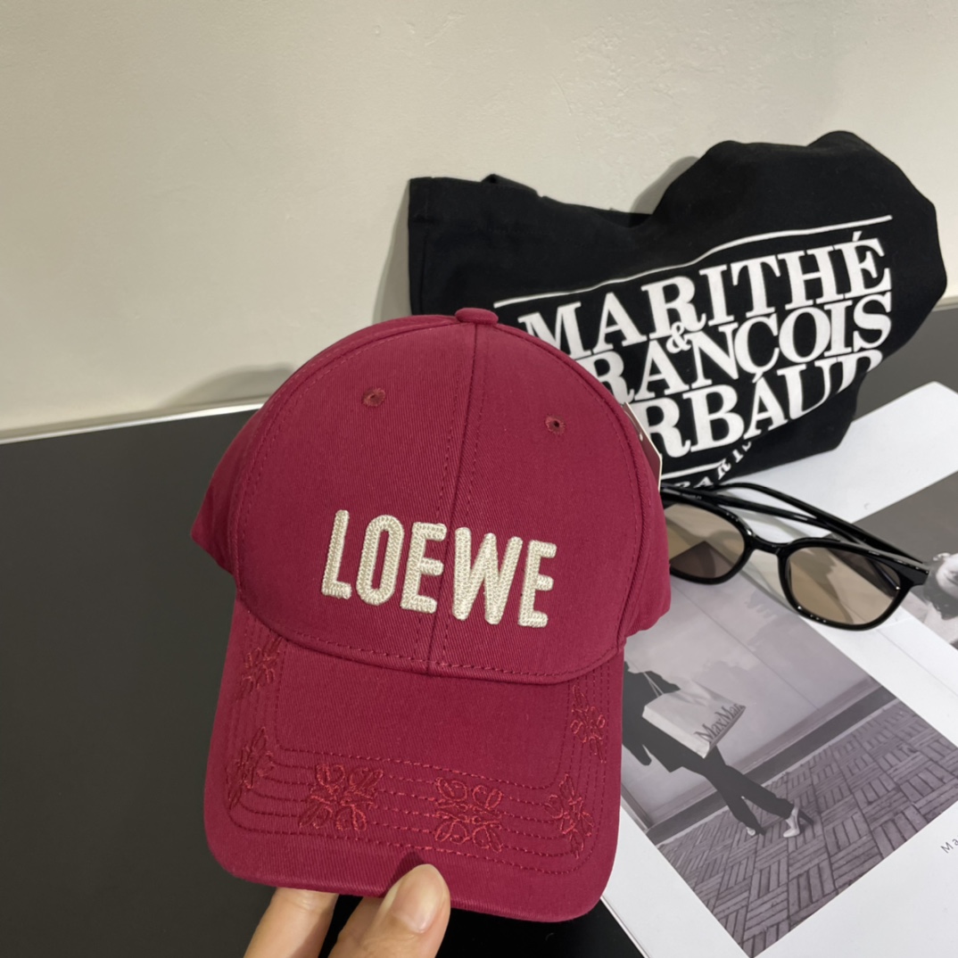 Loewe hat