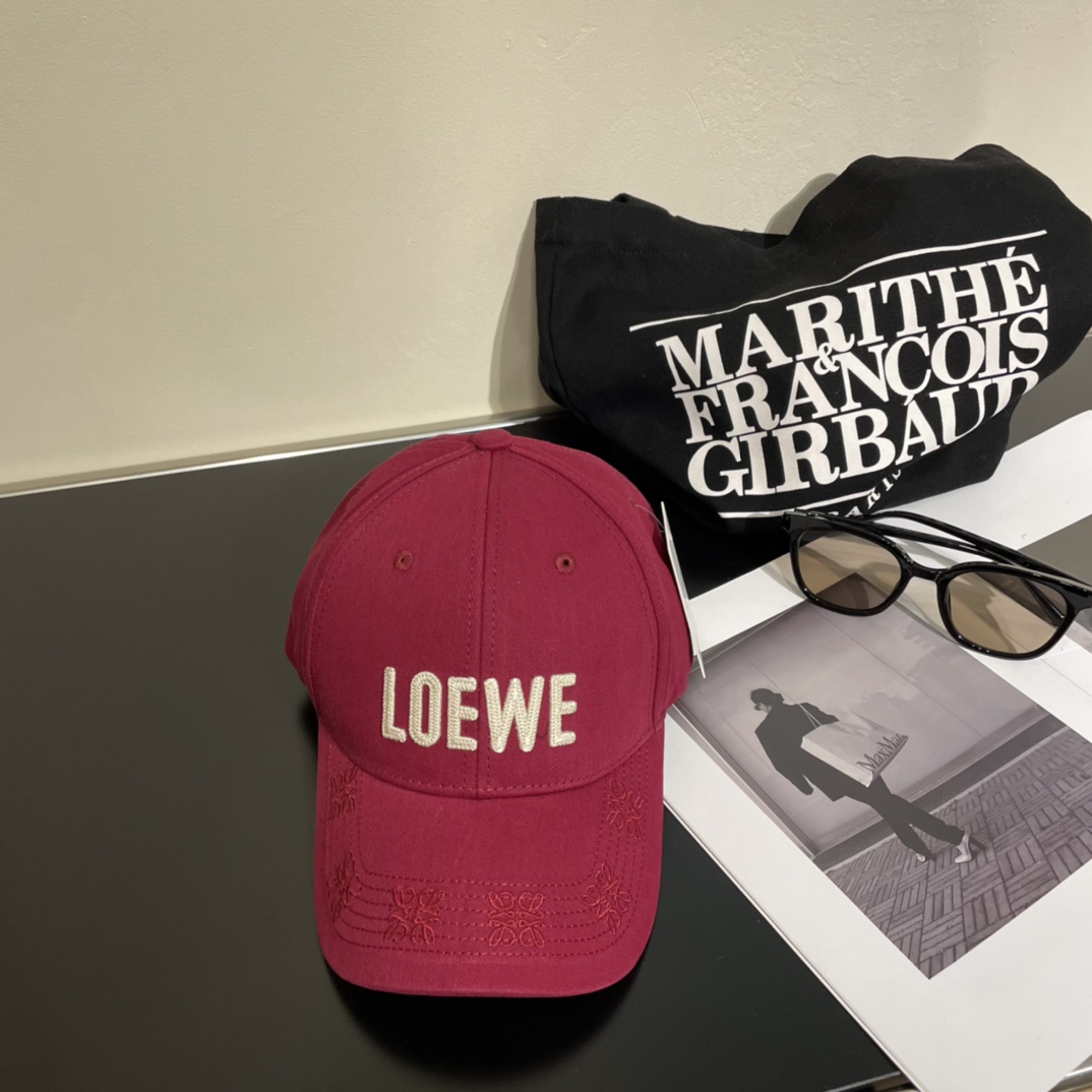 Loewe hat