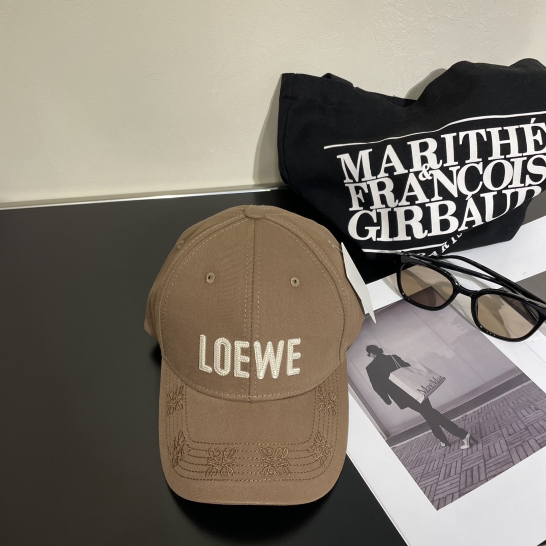 Loewe hat