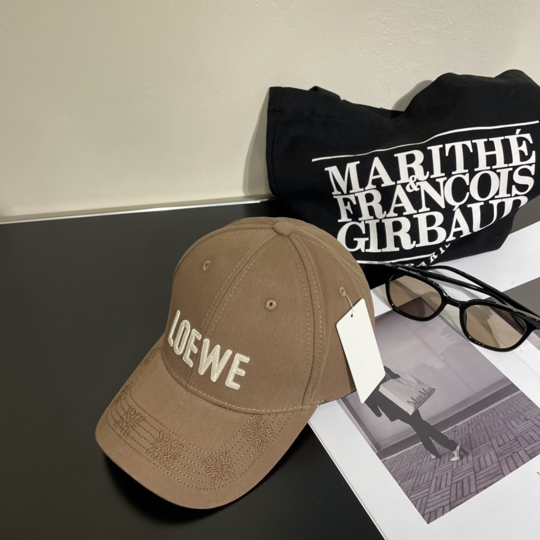 Loewe hat