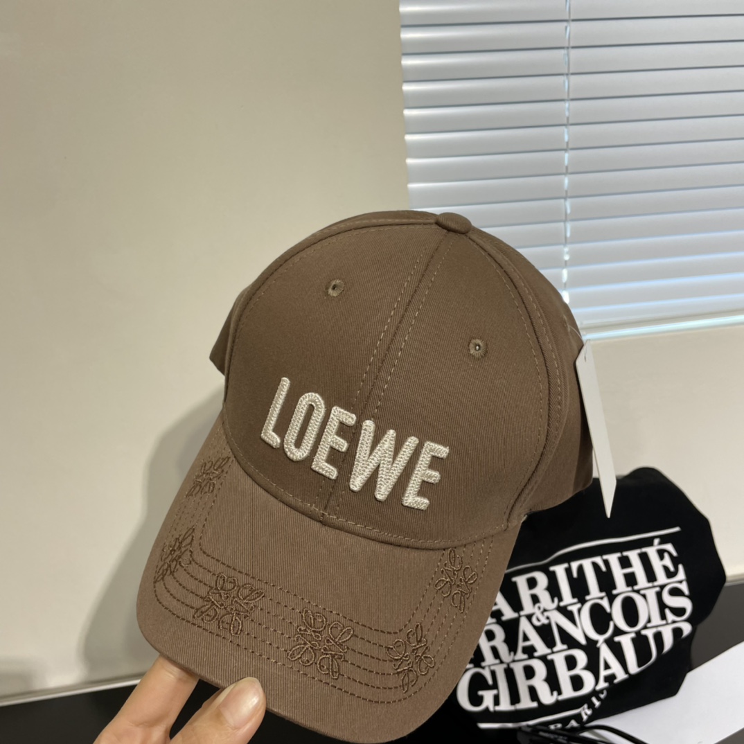 Loewe hat