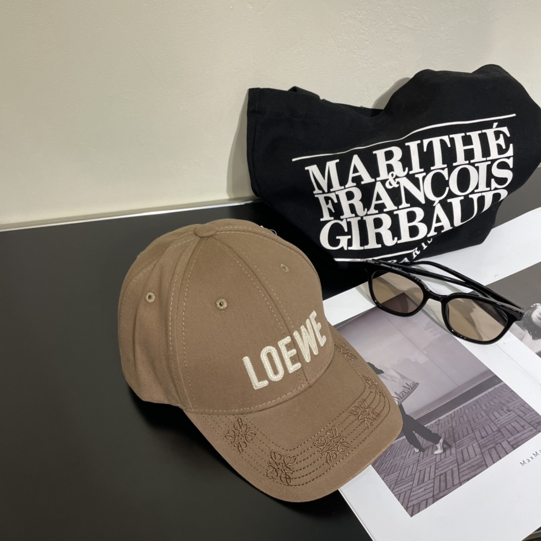 Loewe hat
