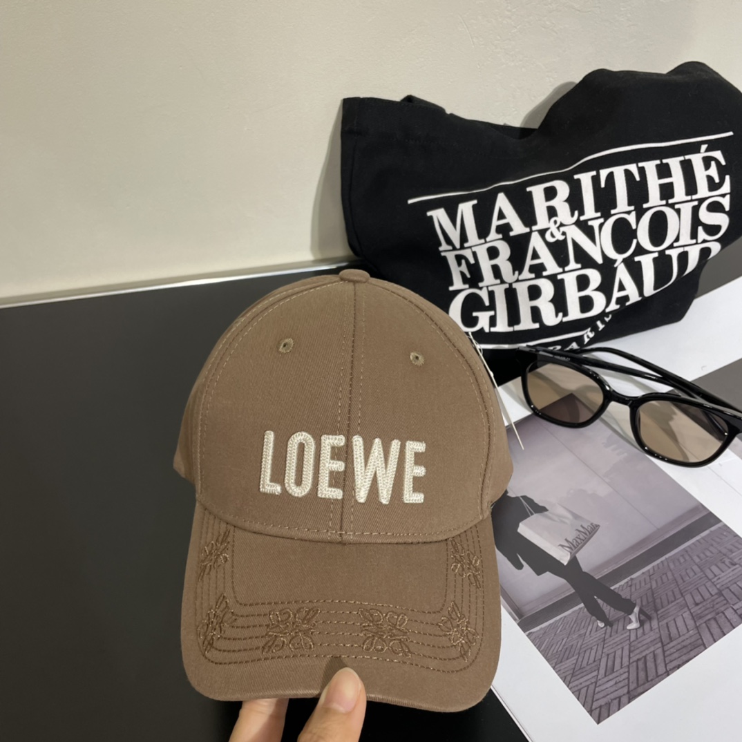 Loewe hat
