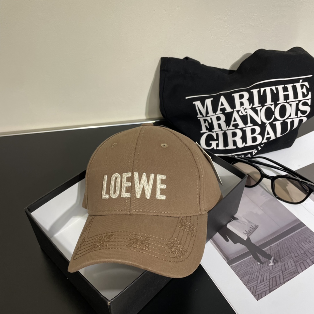 Loewe hat