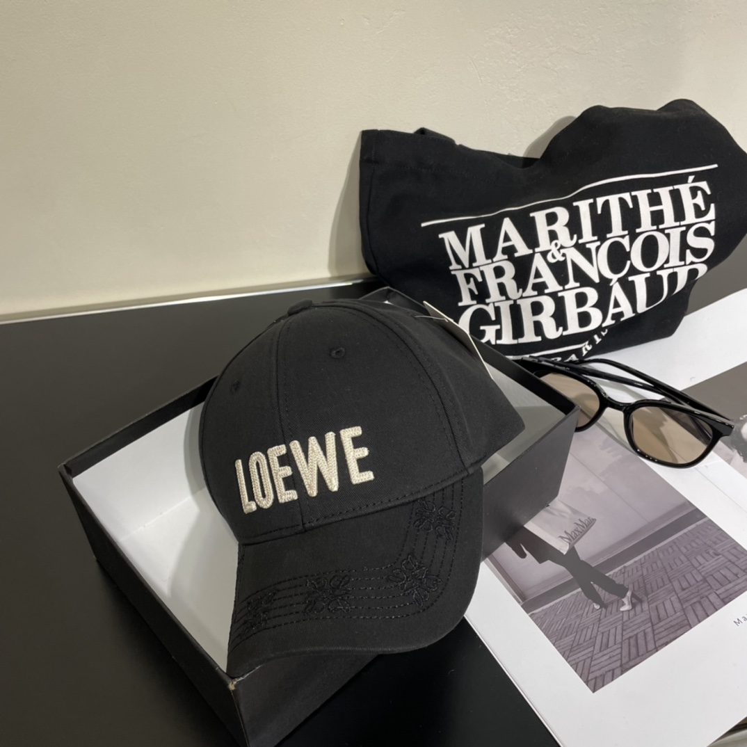 Loewe hat