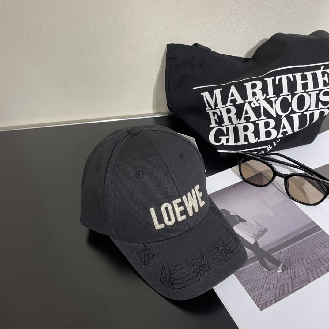 Loewe hat