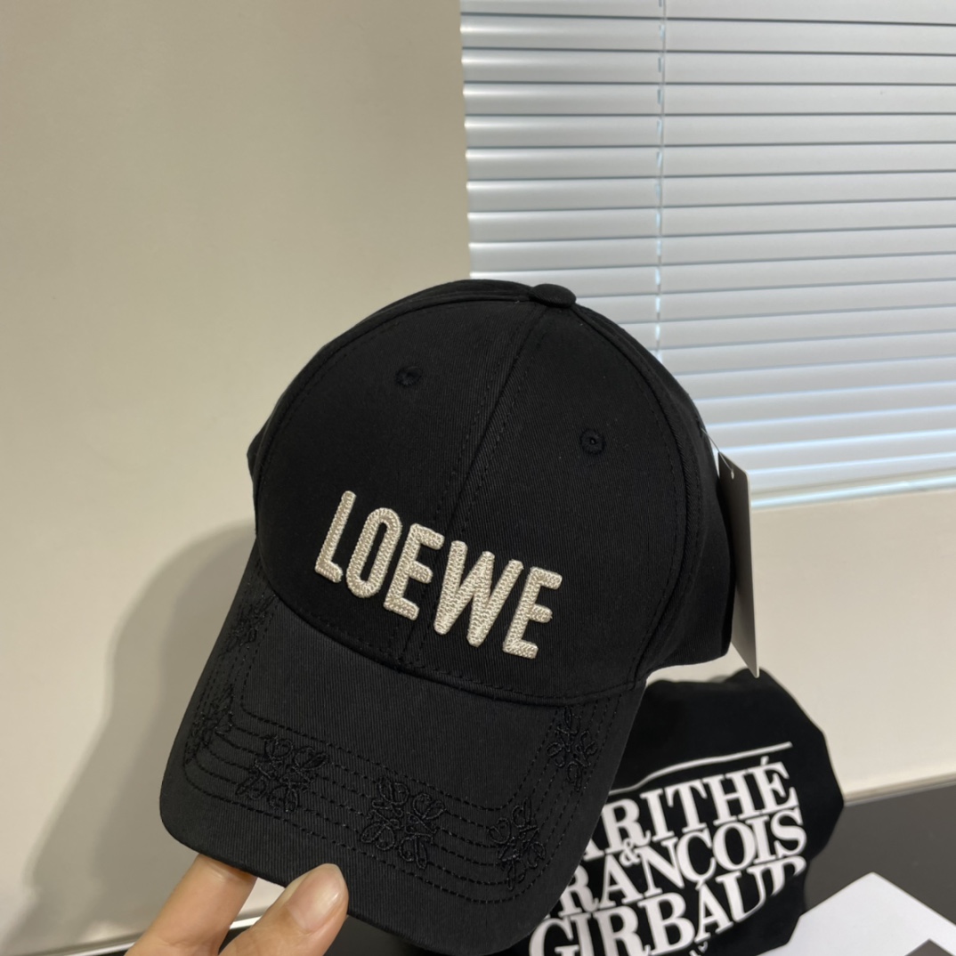 Loewe hat