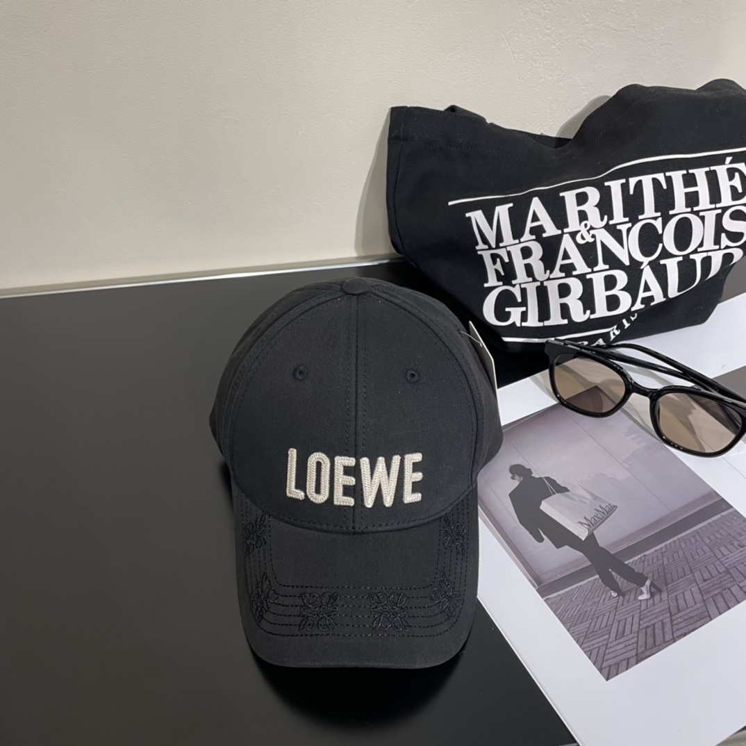 Loewe hat
