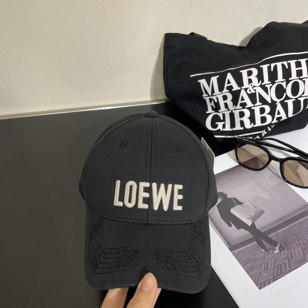 Loewe hat