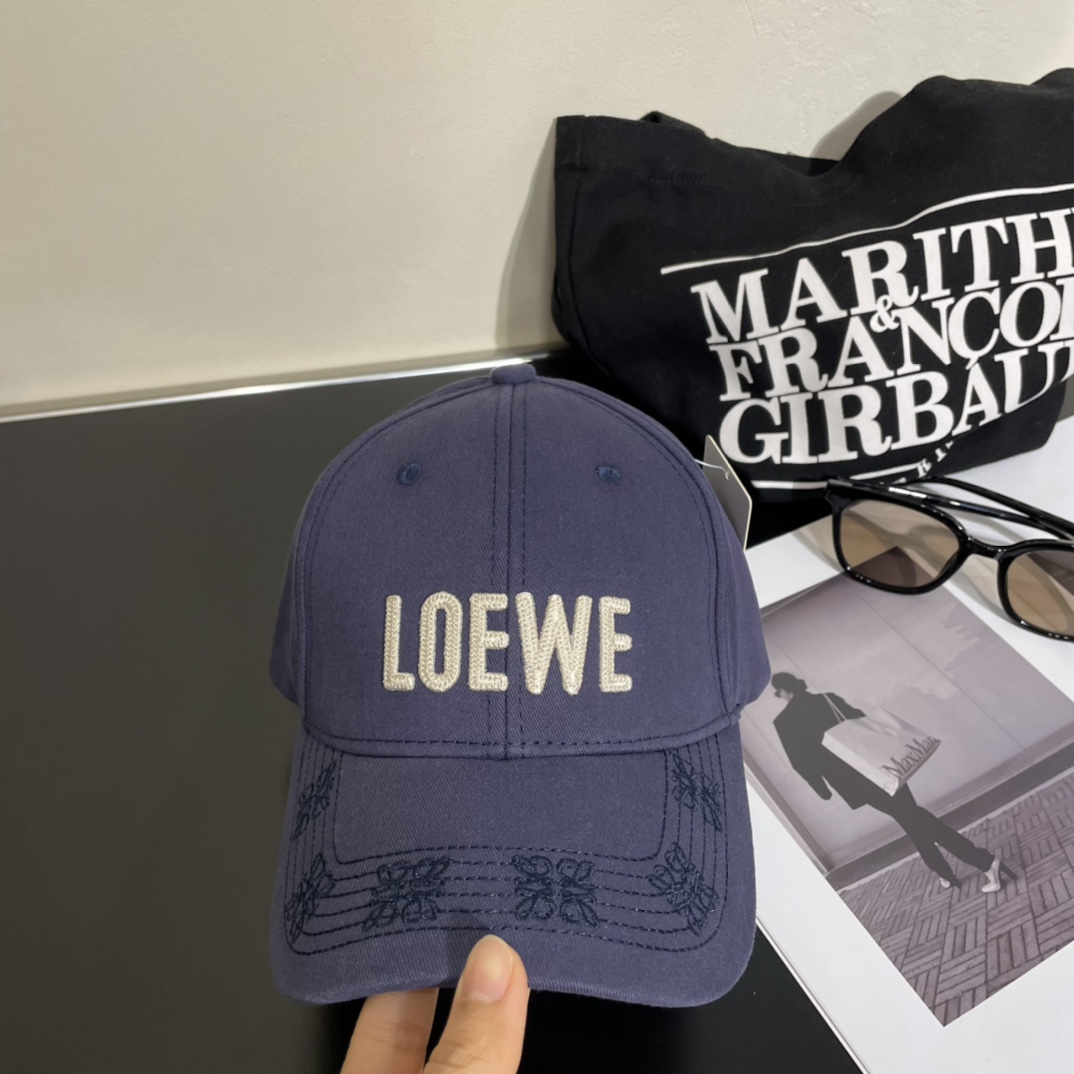 Loewe hat
