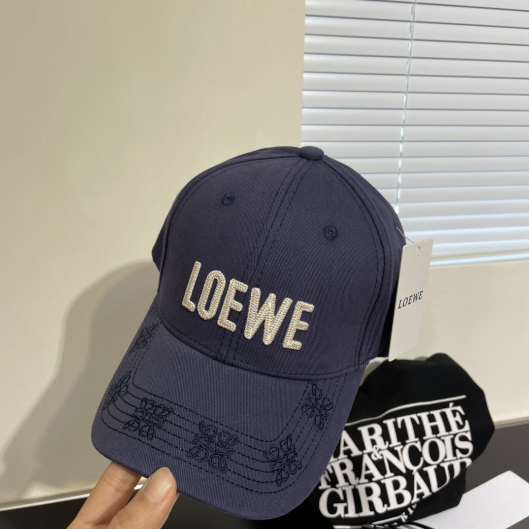 Loewe hat