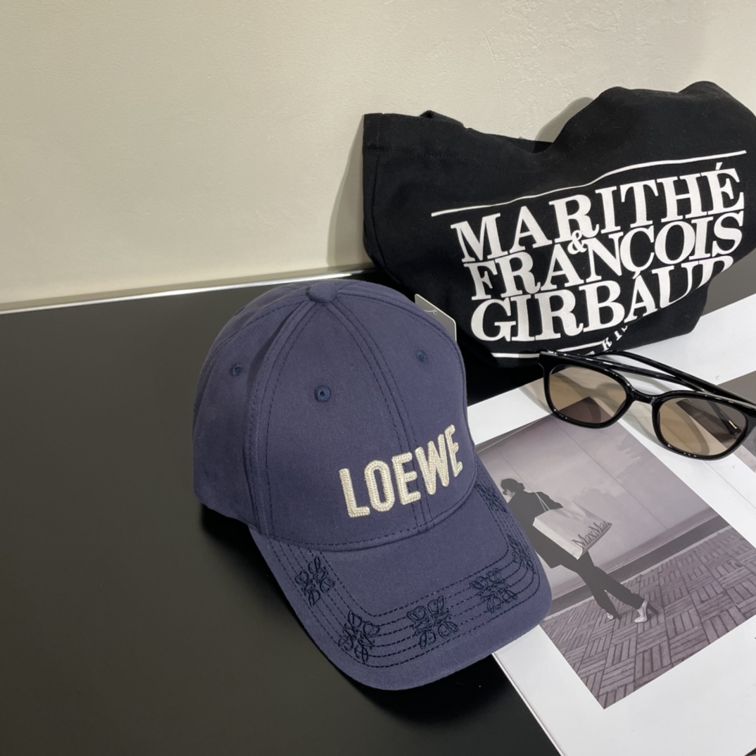 Loewe hat