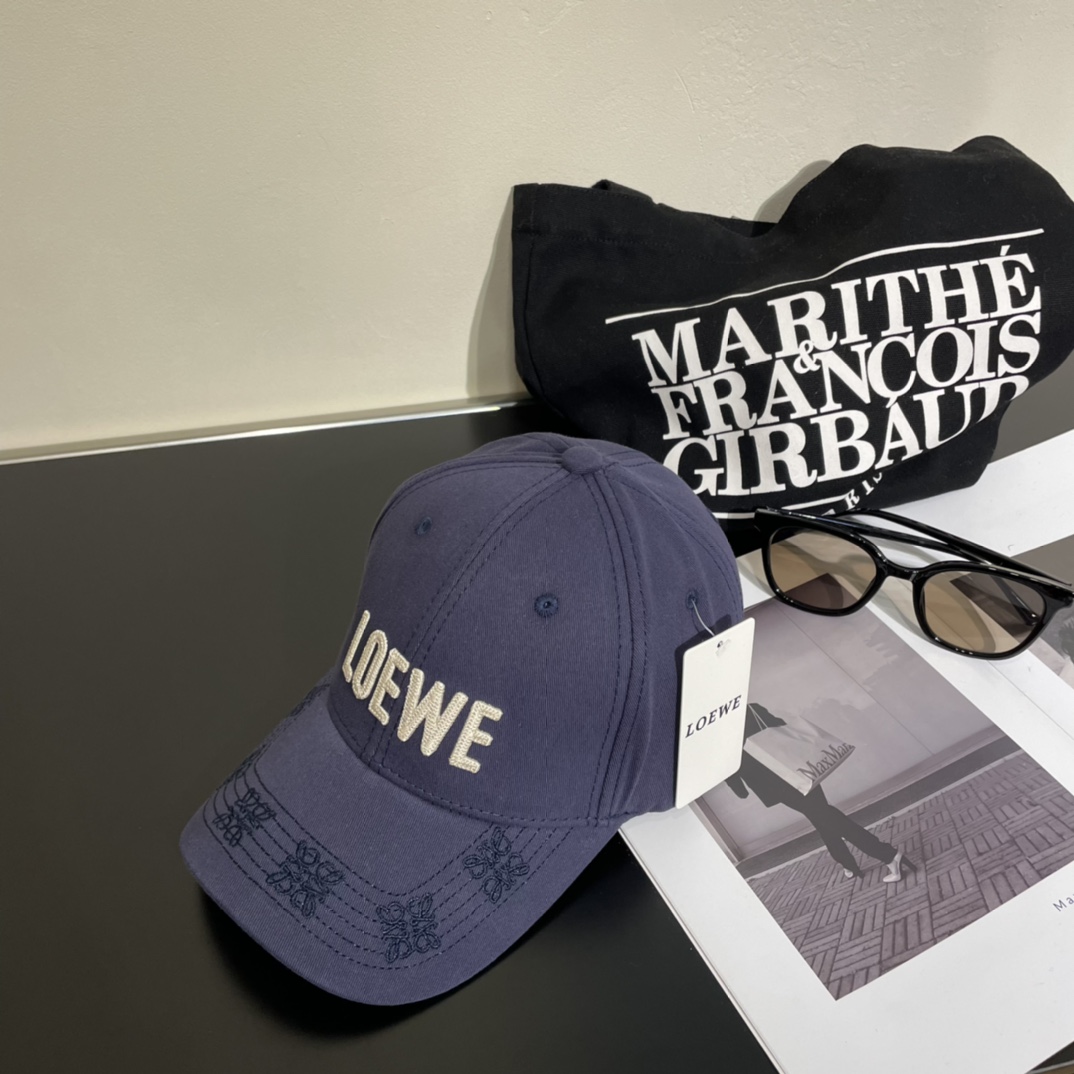 Loewe hat