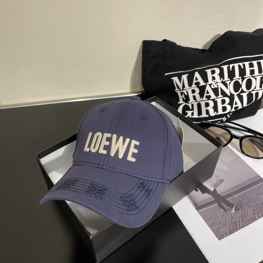 Loewe hat
